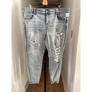 NWT American Eagle Women's Next Level Stretch Distressed Jeans Light Wash
